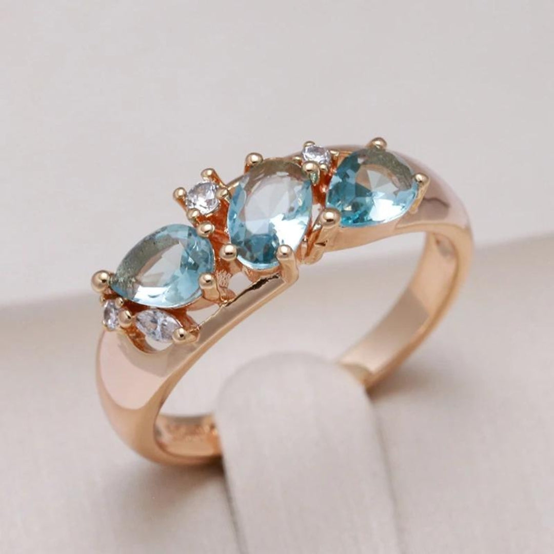 Bague vintage en zirconium bleu élégant en or