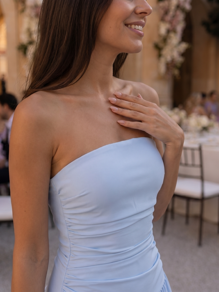 Zelene | Robe midi à corsage froncé sans bretelles