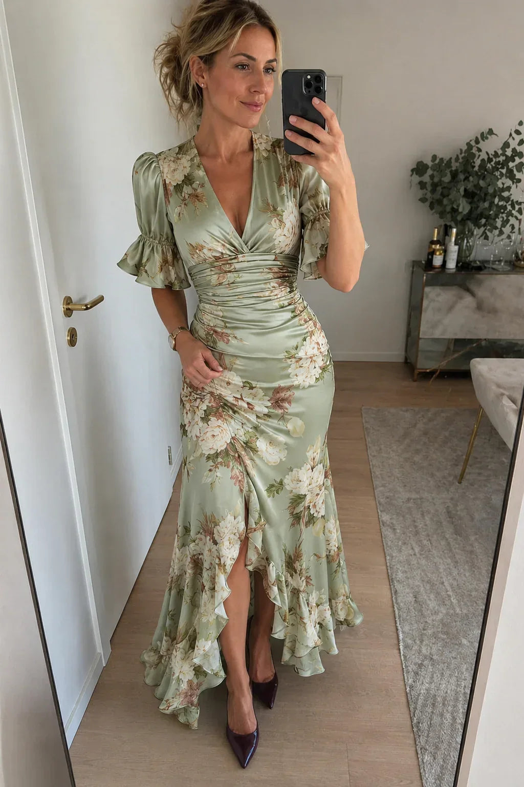 Lucía | Robe longue asymétrique en satin avec imprimé floral
