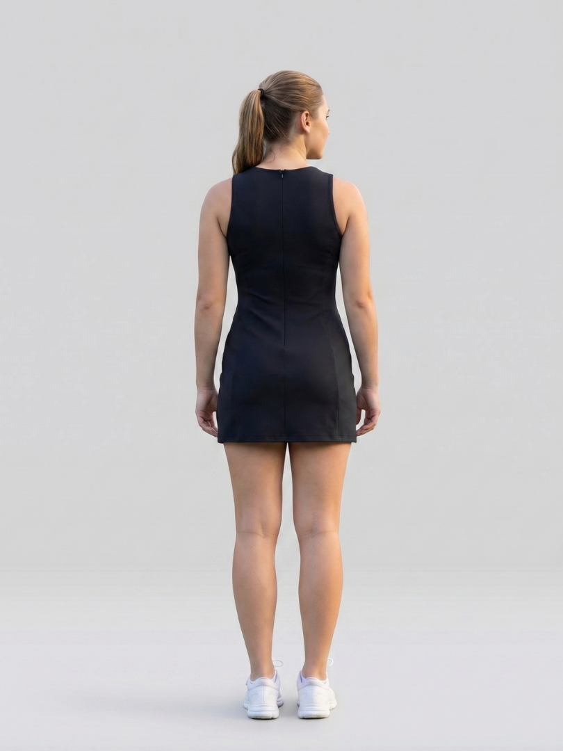 Fayen | Robe de tennis à fente latérale épurée