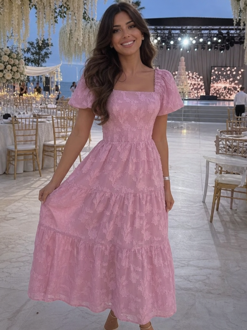 Elaria | Robe midi à manches courtes avec détails floraux texturés
