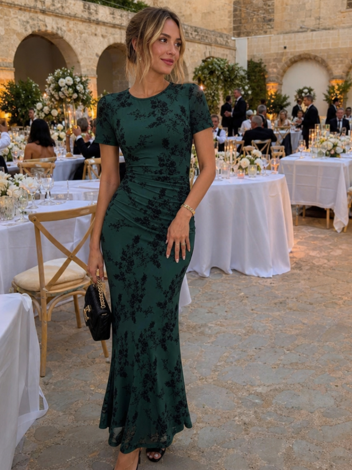 Sabella | Robe midi à manches courtes et col rond