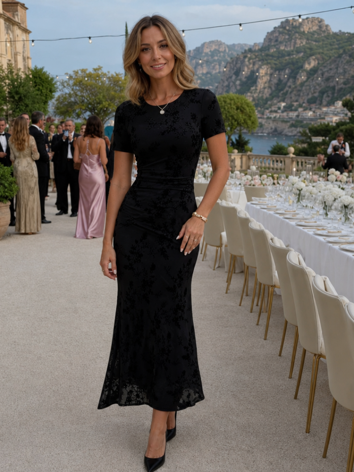 Sabella | Robe midi à manches courtes et col rond