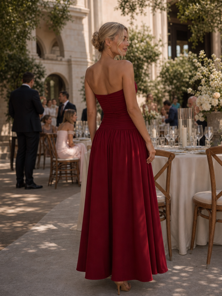 Zelene | Robe midi à corsage froncé sans bretelles