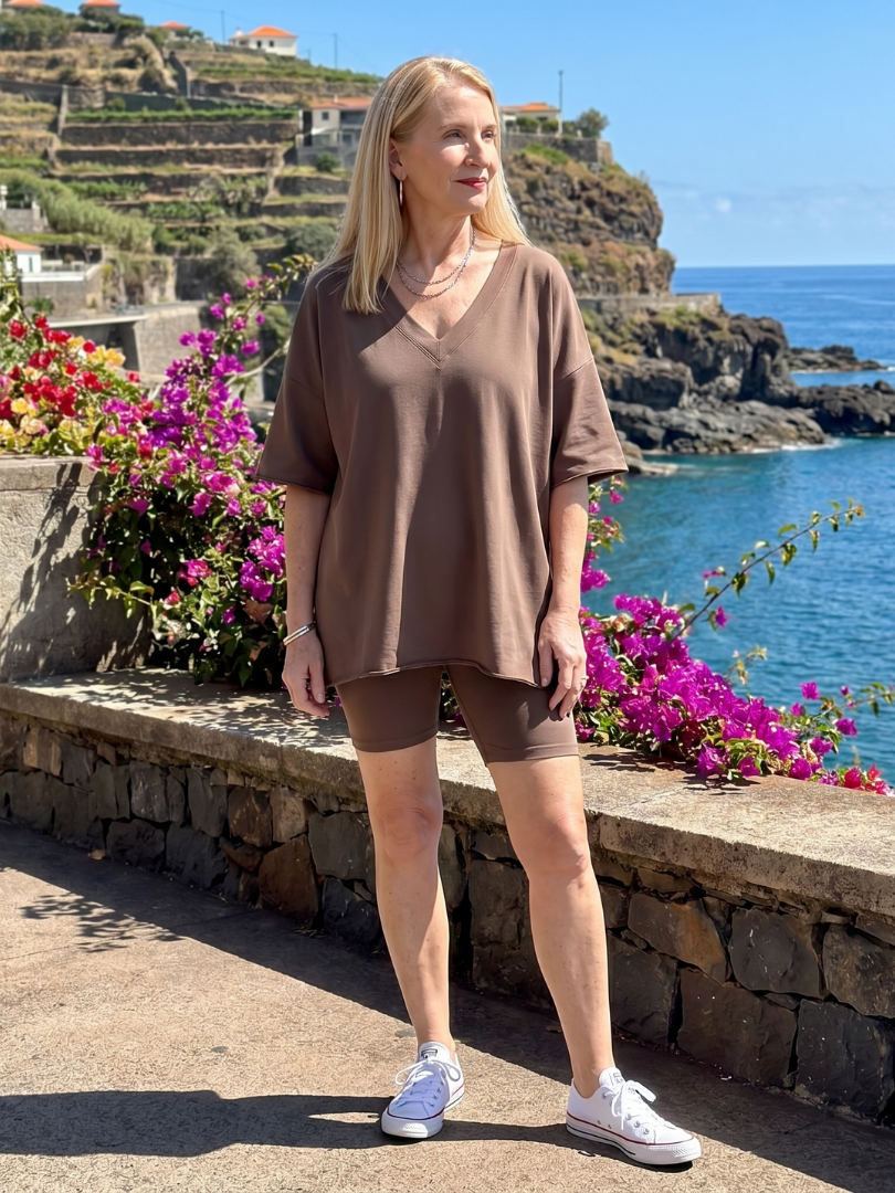 Lucinda | Ensemble Haut à Col V et Shorts Détente