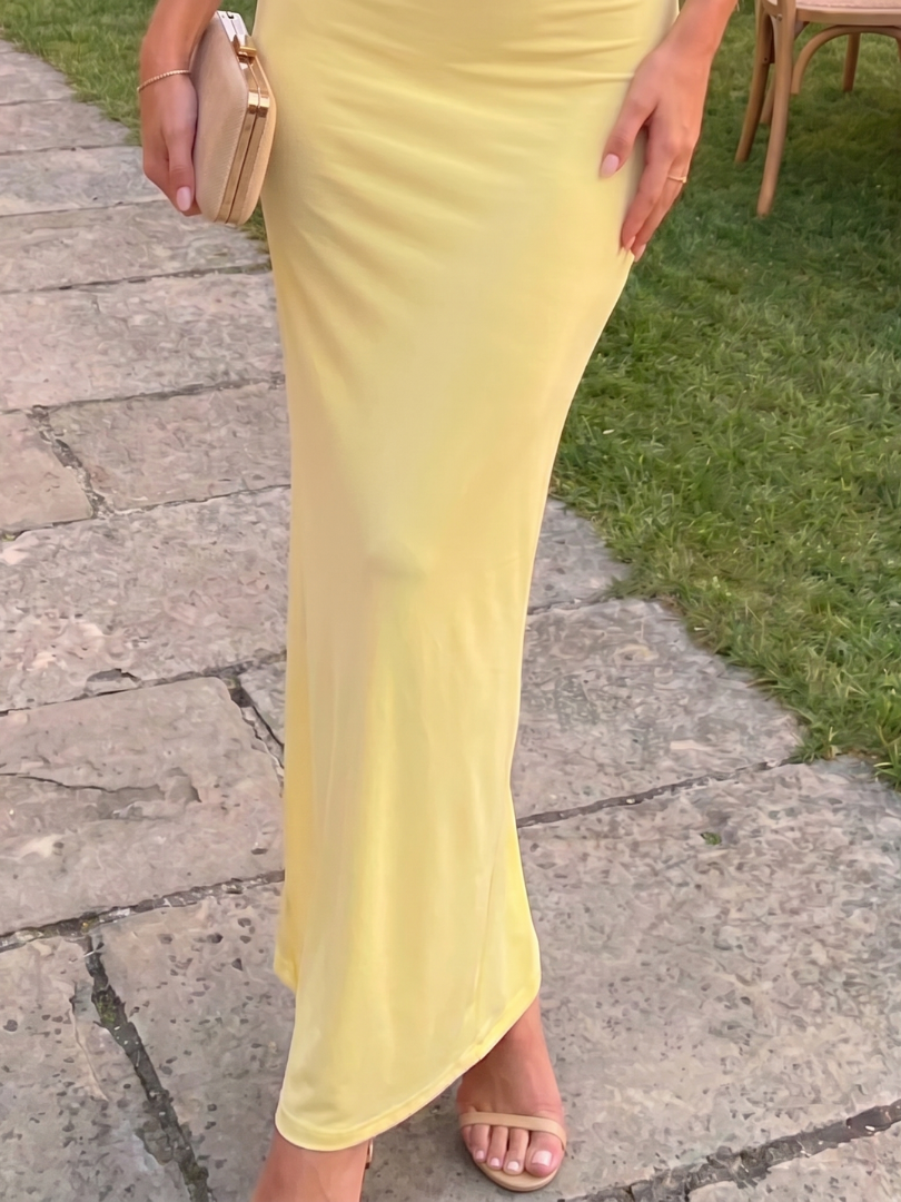 Neverine | Robe Midi Silhouette Ajustée à Encolure Halter