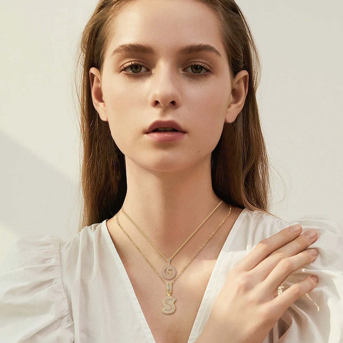 Collier initial en moissanite