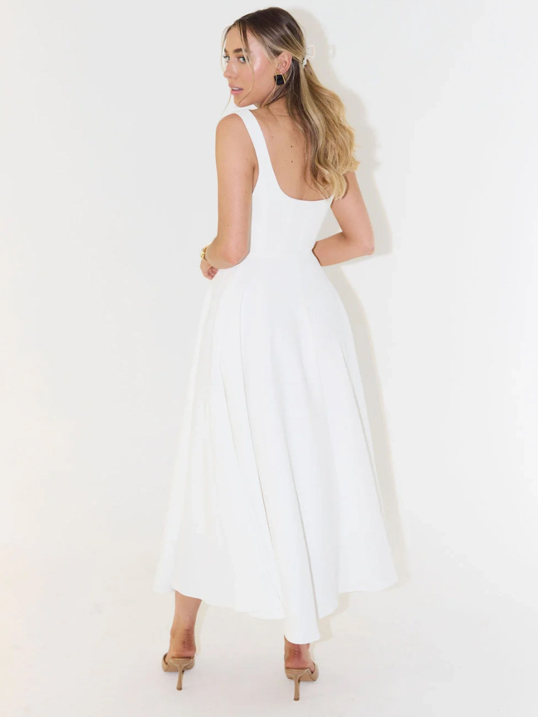 Grace | Robe midi fluide à décolleté carré