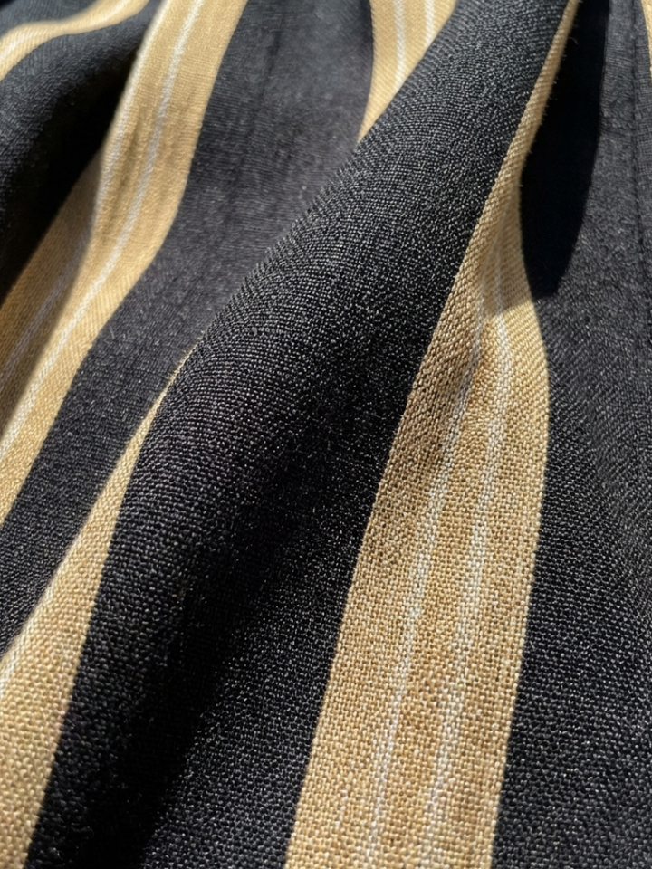 Lina | Robe midi portefeuille à rayures à manches courtes en V