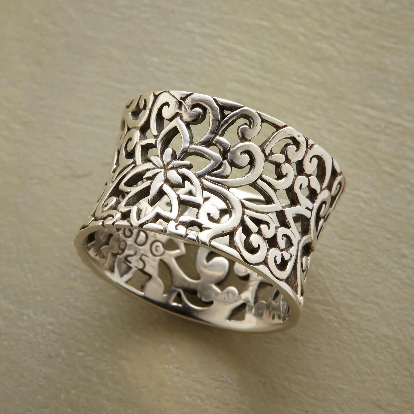 Bonnie - Bague creuse en argent vintage