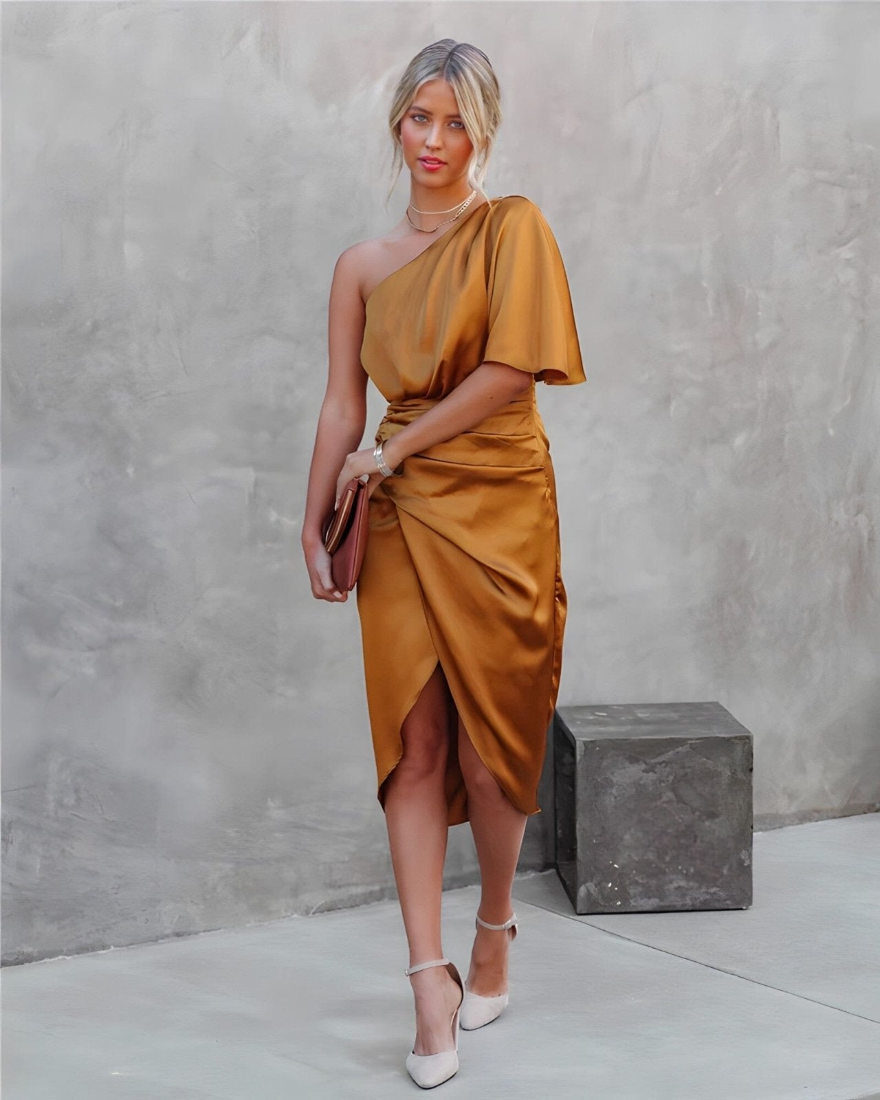 Kyra™ | Élégant Robe en Soie avec Fentes