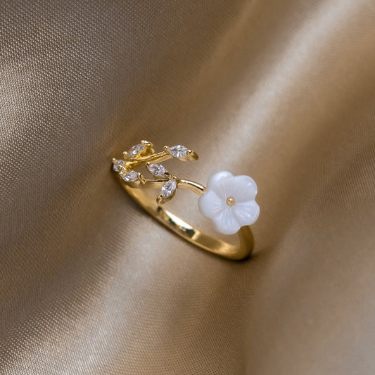 Rise - Bague à fleurs blanches
